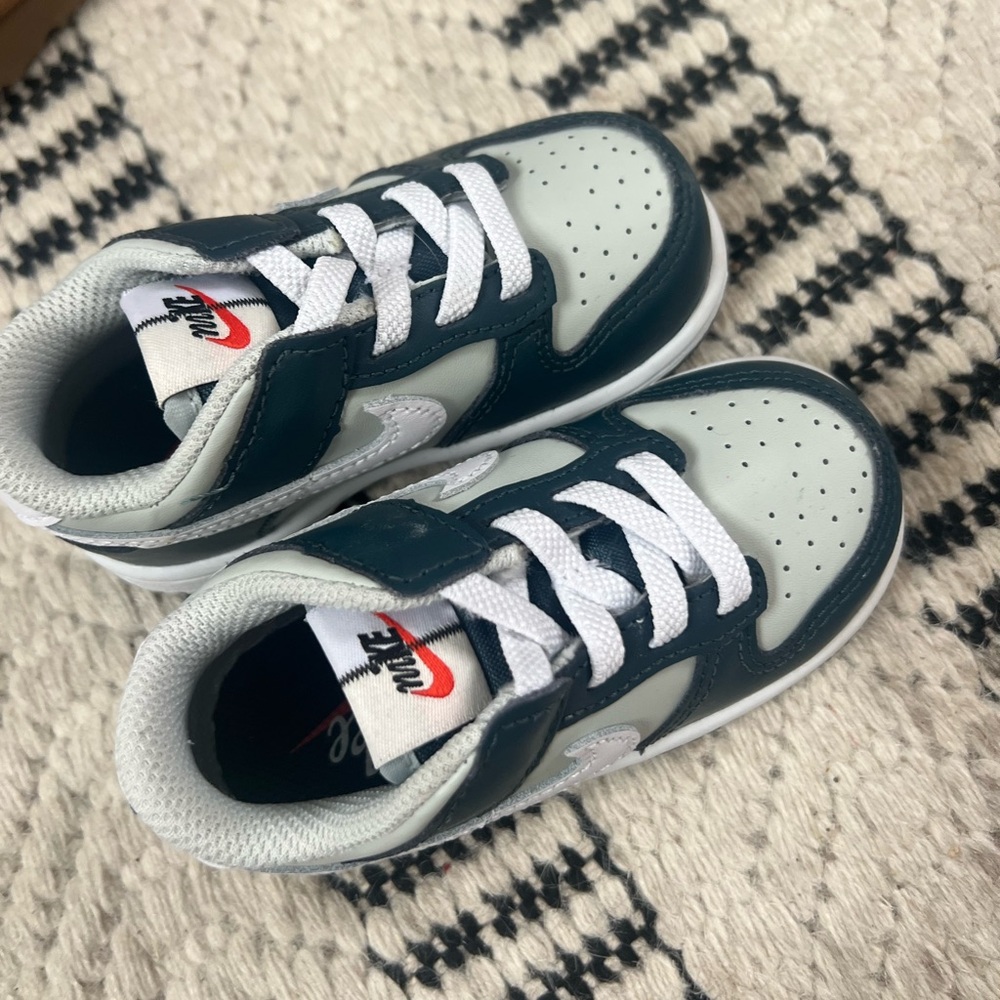 nike toddler sneakers
